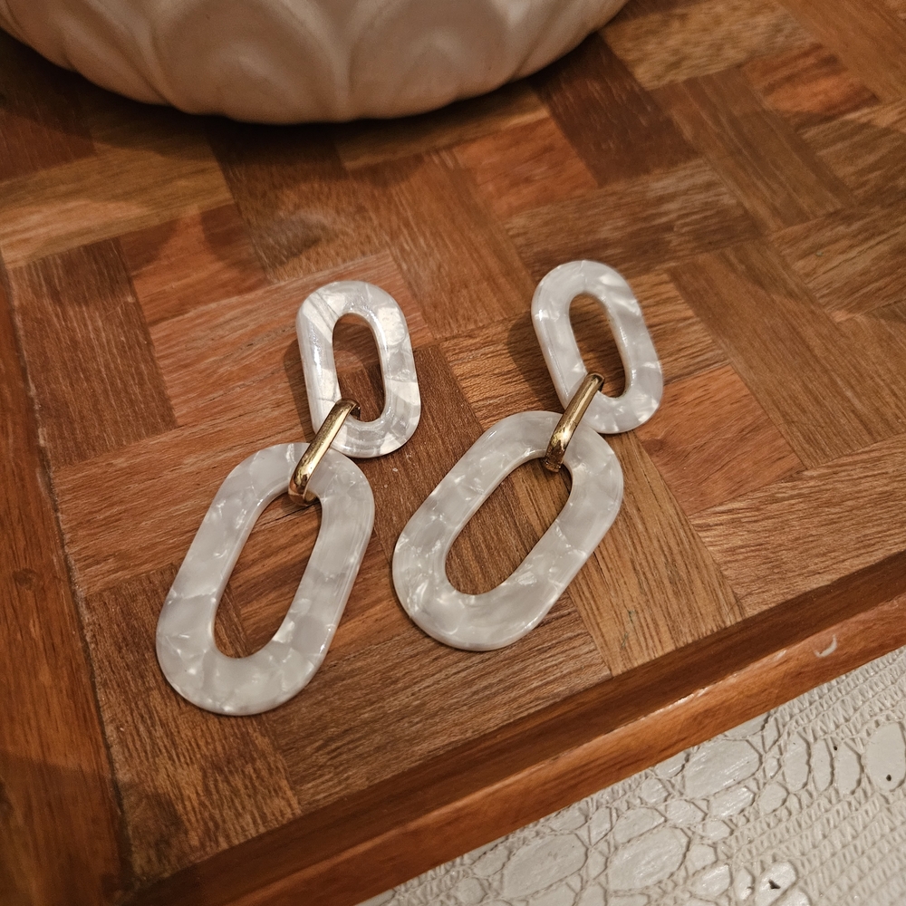 White and Gold Acetate Marble Link Earrings